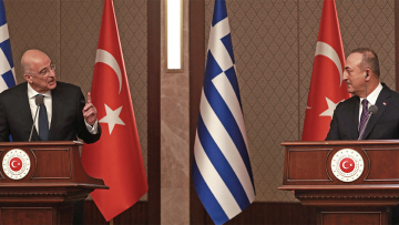 Η Αθήνα απαντά στον Τσαβούσογλου: Οι αιτιάσεις της Τουρκίας δεν στέκουν νομικά και τροφοδοτούν την αστάθεια