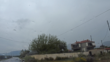 Σε εξέλιξη το κύμα κακοκαιρίας: Ισχυρές βροχές και καταιγίδες - Ποιες περιοχές θα επηρεαστούν σήμερα