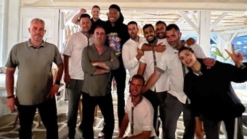 Γιάννης Αντετοκούνμπο: Ο Greek Freak συνεχίζει τις διακοπές του στην Πάρο