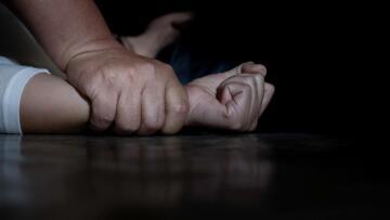 Ερέτρια: Τουρίστρια έπεσε από μπαλκόνι ξενοδοχείου στην προσπάθεια να αποφύγει τον βιασμό της