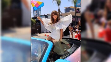 Η Πόλα Αμπντούλ γιορτάζει τον μήνα Υπερηφάνειας στο Λος Άντζελες 