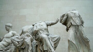 Γλυπτά του Παρθενώνα: «Πυροτεχνήματα» από το Βρετανικό Μουσείο - Θέλουν να μας... δανείσουν αυτά που μας ανήκουν!