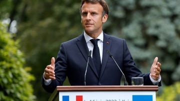 Μακρόν: H Ουκρανία θα πρέπει μόνη της να αποφασίσει αν αποδέχεται εδαφικές παραχωρήσεις στη Ρωσία