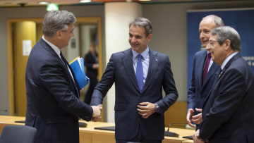 Ιστορική επανεκκίνηση: Τι σημαίνει το τυπικό τέλος της 12ετους επιτήρησης