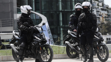 Αττική: Συνελήφθη αστυνομικός ως αρχηγός κυκλώματος κοκαΐνης - «Κάλτσες», «μπυρίτσες» και «οχτάρια» έλεγαν τα ναρκωτικά