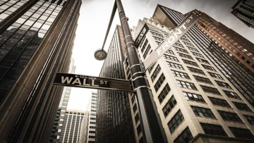 Wall Street: Αποτίναξε τους φόβους της τραπεζικής κρίσης - Σε θετικό έδαφος οι δείκτες