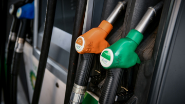 Βενζίνη 2 ευρώ για το καλοκαίρι σε 4 εκατ. πολίτες φέρνει το νέο Fuel Pass