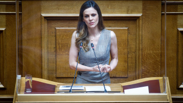 Αχτσιόγλου: «Κανένα αναιμικό προεκλογικό επίδομα δεν κρύβει τις ευθύνες Μητσοτάκη»