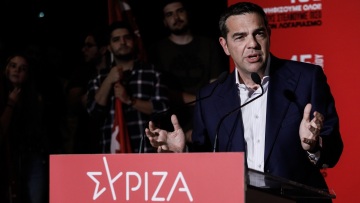 Τσίπρας: Βαριά ηθική υποχρέωση και ισχυρή βούληση να αποκαταστήσουμε την αδικία για τη μεσαία τάξη