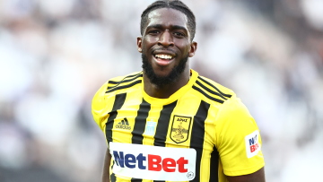 Ο Ολυμπιακός δίνει στον Άρη 5 εκατ. ευρώ και τον Λοβέρα για τον Καμαρά