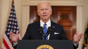 Μπάιντεν για την απόφαση απαγόρευσης των αμβλώσεων: Οι γυναίκες θα αναγκάζονται να μεγαλώνουν το παιδί του βιαστή τους