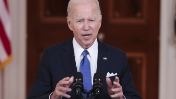 Ο Μπάιντεν σέβεται το Ανώτατο Δικαστήριο και δεν θέλει να διευρύνει τη σύνθεση παρά την απόφαση για τις αμβλώσεις