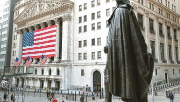 Η Wall Street κατά της απόφασης για τις αμβλώσεις: Οι εταιρείες παίρνουν μέτρα για τη στήριξη των εργαζόμενων