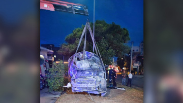 Σοκαριστικό τροχαίο στο Χαλάνδρι -  Νεκρός 18χρονος