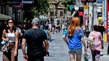 Κορωνοϊός: Σε επίπεδα Απριλίου έφτασαν ξανά τα κρούσματα - Αυξάνονται οι εισαγωγές στα νοσοκομεία