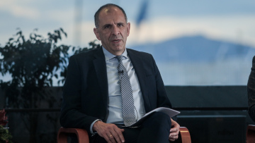 Γεραπετρίτης:  Η ΑΔΑΕ όφειλε να ενημερώσει πρώτα τον πρωθυπουργό