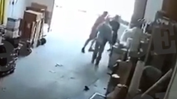 Θεσσαλονίκη: Καρέ-καρέ η κινηματογραφική ληστεία σε επιχείρηση - Πάλεψε με τον κακοποιό ο ιδιοκτήτης