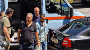 Θεσσαλονίκη: Ποινική δίωξη στον Αλγερινό που βούτηξε με χειροπέδες στον Θερμαϊκό - Παραπέμφθηκε να δικαστεί στο αυτόφωρο