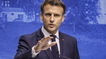 Πόλεμος στην Ουκρανία: Ο Μακρόν δεν αποκλείει τις παραδόσεις μαχητικών αεροσκαφών στο Κίεβο