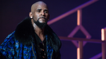 R. Kelly: Υπό επιτήρηση στη φυλακή - Ανησυχούν, μήπως αυτοκτονήσει