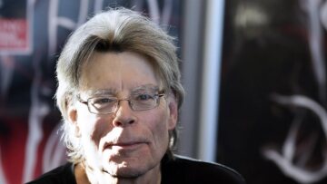 Ο Στίβεν Κινγκ αποθεώνει το «Stranger Things» 