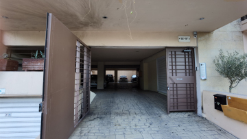 Επίθεση με γκαζάκια τα ξημερώματα στο σπίτι του Μπάμπη Παπαδημητρίου στο Μετς