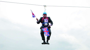 Σεξ, πάρτι και χρυσές ταπετσαρίες κρέμασαν τον Μπόρις Τζόνσον «στα μανταλάκια»