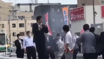 Ιαπωνία - Βίντεο ντοκουμέντο: Η στιγμή που ο Άμπε πέφτει νεκρός από τα πυρά του 41χρονου