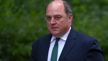 Μπεν Ουάλας: Η αποστολή μαχητικών στην Ουκρανία δεν είναι η σωστή προσέγγιση «επί του παρόντος»