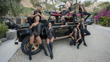 Μύκονος: Το Billionaire ρίχνει τις τιμές στα 300 ευρώ το άτομο, αλλά «κόβει» τις μικρές παρέες