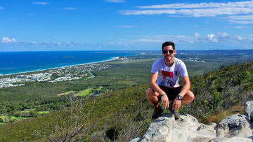 «Η μπάλα ήταν μισοξεφούσκωτη, με το ζόρι την κρατούσα» λέει ο Ιβάν που διασώθηκε στη Χαλκιδική ύστερα από 19 ώρες