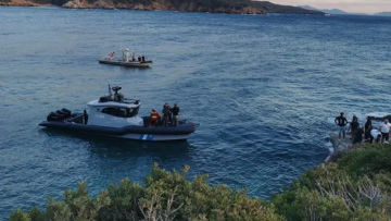 Συντριβή ελικοπτέρου στη Σάμο: Διασώθηκε ο πιλότος - Νεκροί δύο επιβαίνοντες - Αγνοείται το τέταρτο μέλος του πληρώματος