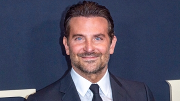 Μπράντλεϊ Κούπερ: Αγνώριστος στα γυρίσματα της ταινίας «Maestro» ως Λέοναρντ Μπερνστάιν