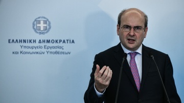 Χατζηδάκης: Η μείωση της ανεργίας απάντηση σε όσους επιδιώκουν να μας μηδενίσουν