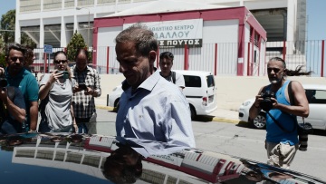 Ρουβίκωνας σε  ρόλο... «δικαστή» έξω από το σπίτι του Λιγνάδη