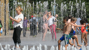 Καύσωνας: Στη δίνη της ακραίας ζέστης η Βρετανία - Κατάσταση έκτακτης ανάγκης για τη Δευτέρα με 41 βαθμούς 