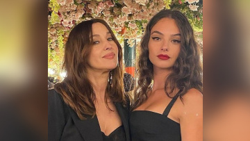 Μόνικα Μπελούτσι και Ντεβά Κασέλ: Απολαμβάνουν τις διακοπές τους στην Πάρο 