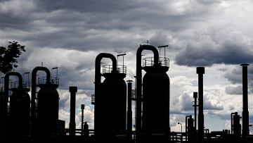 Politicο: Η ΕΕ σχεδιάζει υποχρεωτικό «ψαλίδι» στην κατανάλωση αερίου