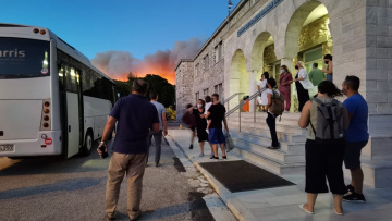 Εκκενώθηκε το νοσοκομείο Παίδων Πεντέλης - Βίντεο και φωτογραφίες