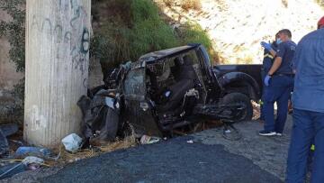 Άμορφη μάζα σιδερικών το αυτοκίνητο μετά το τροχαίο δυστύχημα με τον έναν νεκρό στον BOAK