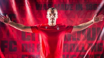  Νότιγχαμ Φόρεστ: Απέκτησε τον Χάρι Τόφολο 