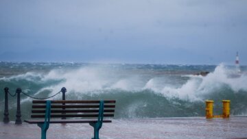 Ισχυροί άνεμοι και την Πέμπτη - Μεγάλος ο κίνδυνος πυρκαγιάς στην Αττική 