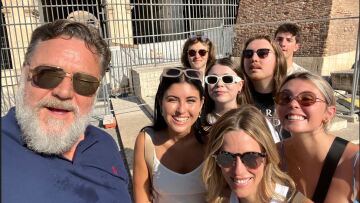 Ράσελ Κρόου: Ο «Μονομάχος» πήγε με τα παιδιά του «στο παλιό του γραφείο»