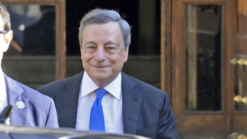 Ντράγκι - Πράγα: Αισιόδοξος για το ενεργειακό - «Τα πράγματα κινούνται, στις 20 Οκτωβρίου η πρόταση τριών σημείων της Κομισιόν»