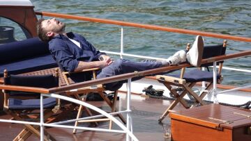 Μπεν Άφλεκ: Χαμός στο Twitter με τη φωτογραφία του να κοιμάται στον μήνα του μέλιτος