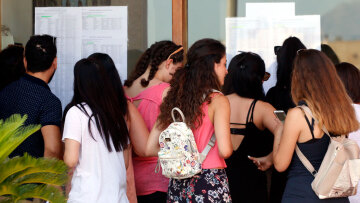 Πανελλαδικές 2022: Αναλυτικά οι βάσεις - Οι Σχολές με την μεγαλύτερη πτώση