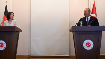 Μπέρμποκ σε Τσαβούσογλου: Τα σύνορα της Ελλάδας είναι και σύνορα της Ευρώπης