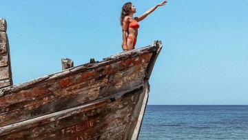 Η Ευγενία Σαμαρά αγκαλιά με τον σύντροφό της