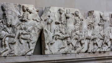 Γλυπτά του Παρθενώνα: «Παγκόσμιο αίτημα η επανένωσή τους» λέει ο διευθυντής του Μουσείου Ακρόπολης