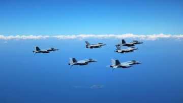 Συνεκπαίδευση μαχητικών της Πολεμικής Αεροπορίας με το αεροπλανοφόρο «USS Harry S. Truman»